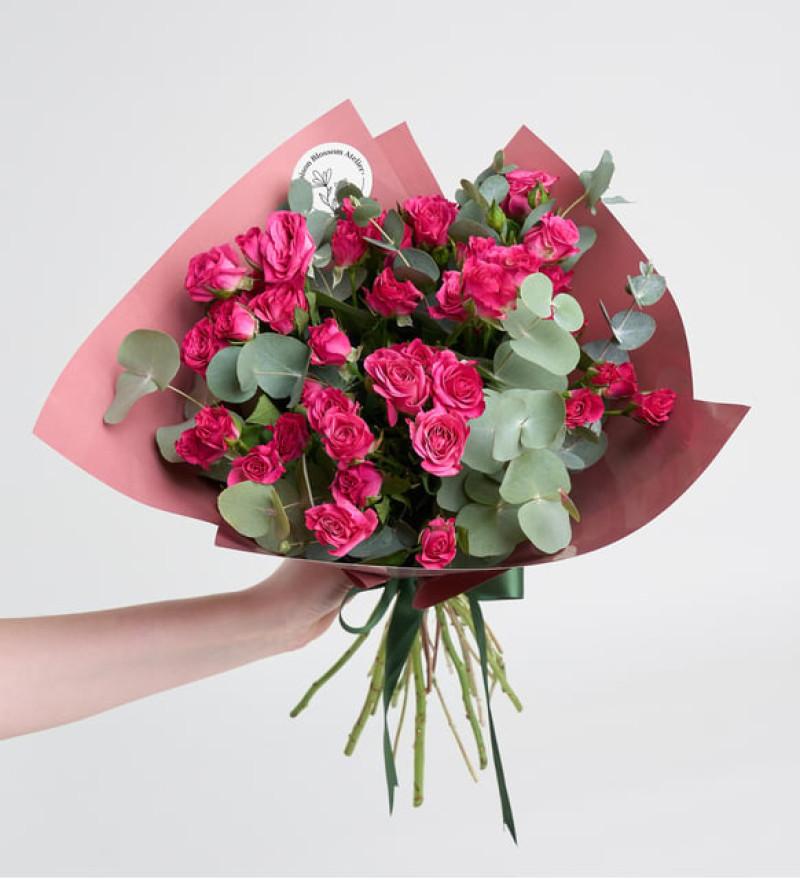 Koyu Somon Buket Kağıdında Pembe Çardak Güller